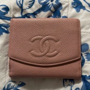 Chanel caviar wallet